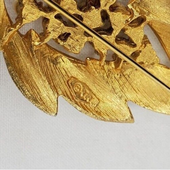 Vintage JJ Leaf Brooch Gold Tone Faux Pearl Figur… - image 8