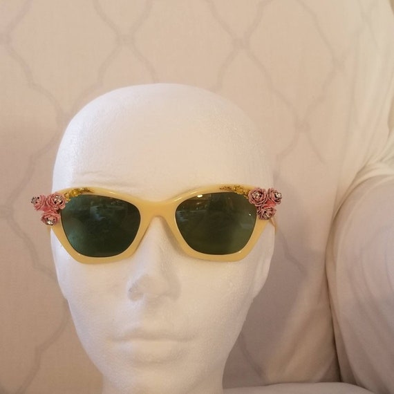 Vintage Floral Cateye Roses and Rhinestones Sungl… - image 1