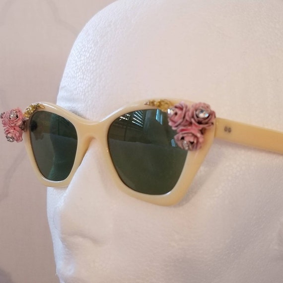 Vintage Floral Cateye Roses and Rhinestones Sungl… - image 2