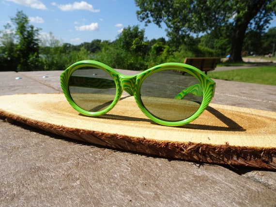 Vintage Riviera Maiorca Green Design Sunglasses It