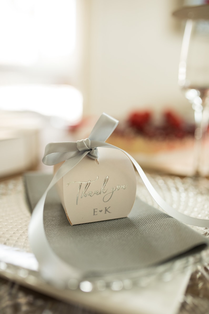30 Personalized wedding favor boxes for guests Gold foil | Etsy