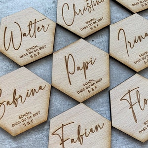 Tarjetas de lugar de boda Corte láser personalizado, configuración de nombre de lugar, nombres de invitados, decoración de madera de boda, letreros de madera cortados con láser, nombre de boda