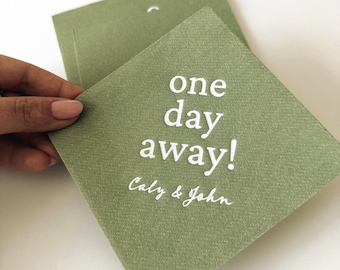 Personalized cocktail Napkins wedding, soft linen like, Gold foil napkins, airlaid Custom wedding Napkins, Napkins for wedding,