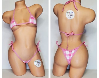 Dusty Pink & White Big Checker Pattern w Dusty Pink Trim Micro Cobertura Top Scrunch Butt Bottom 2 piezas Micro String Bikini Set One Size