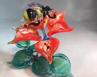 Glass composition bumblebee on flower