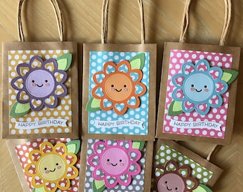 Handmade Daisy Paper Gift Bag: Birthday Party Favor