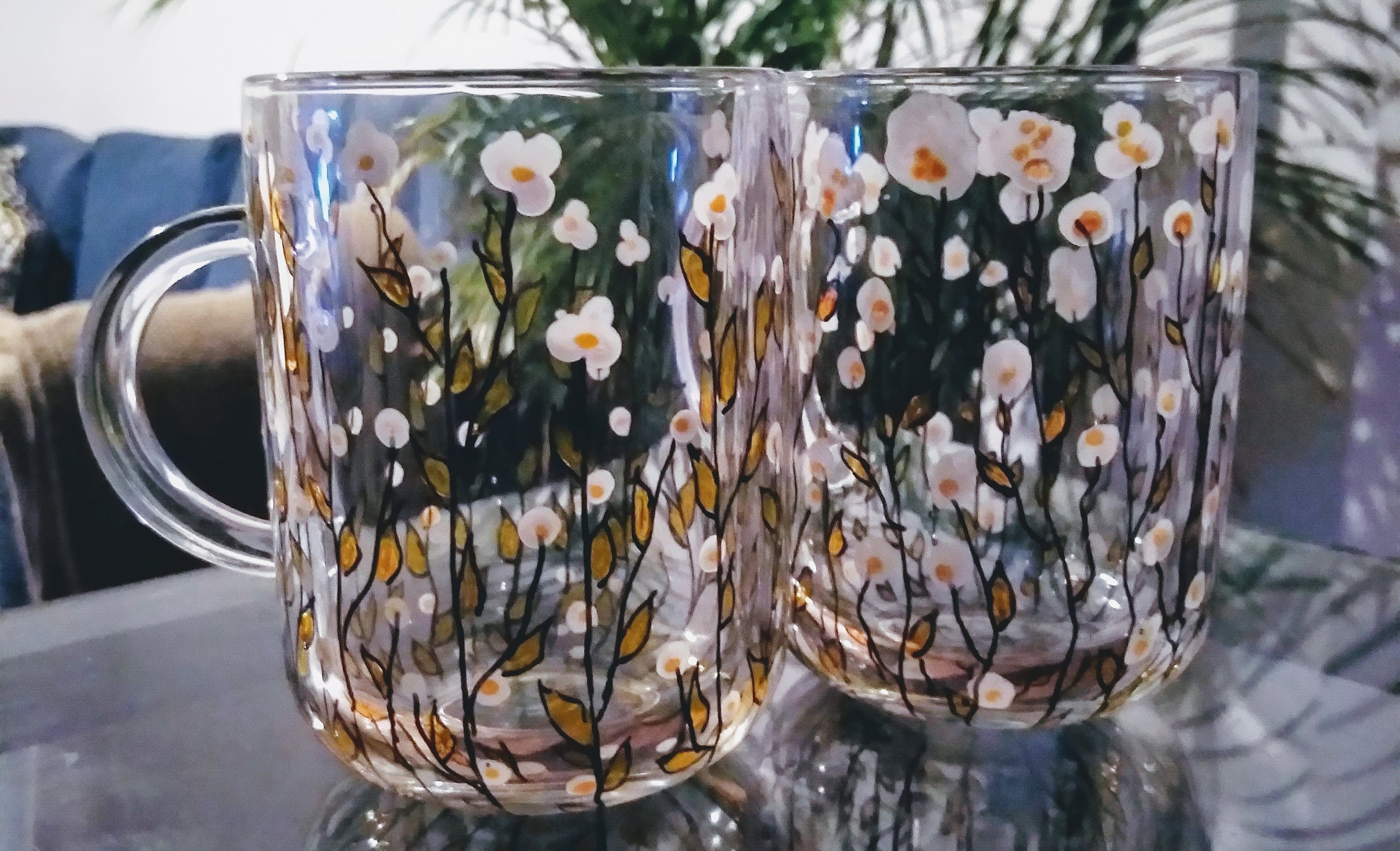 Hand Painted Mugs Set | Un Ensemble de Deux Tasses