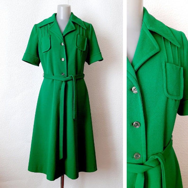 Vintage 70s Womens Green Safary Style CRIMPLENE Polyester Short Sleeve A-line Fitted Button down Single Breasted Collared V Neck Dress L10
