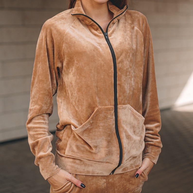 Download Velour tracksuit Women's jogger set Comfy homewear Velvet ...