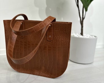 Women's Leather Bag, Bag with Crocodile Effect, Cognac Leather Campus Bag, Large Shopper Bag, Vintage Grocery Bag, Stylish Bag With a Handle