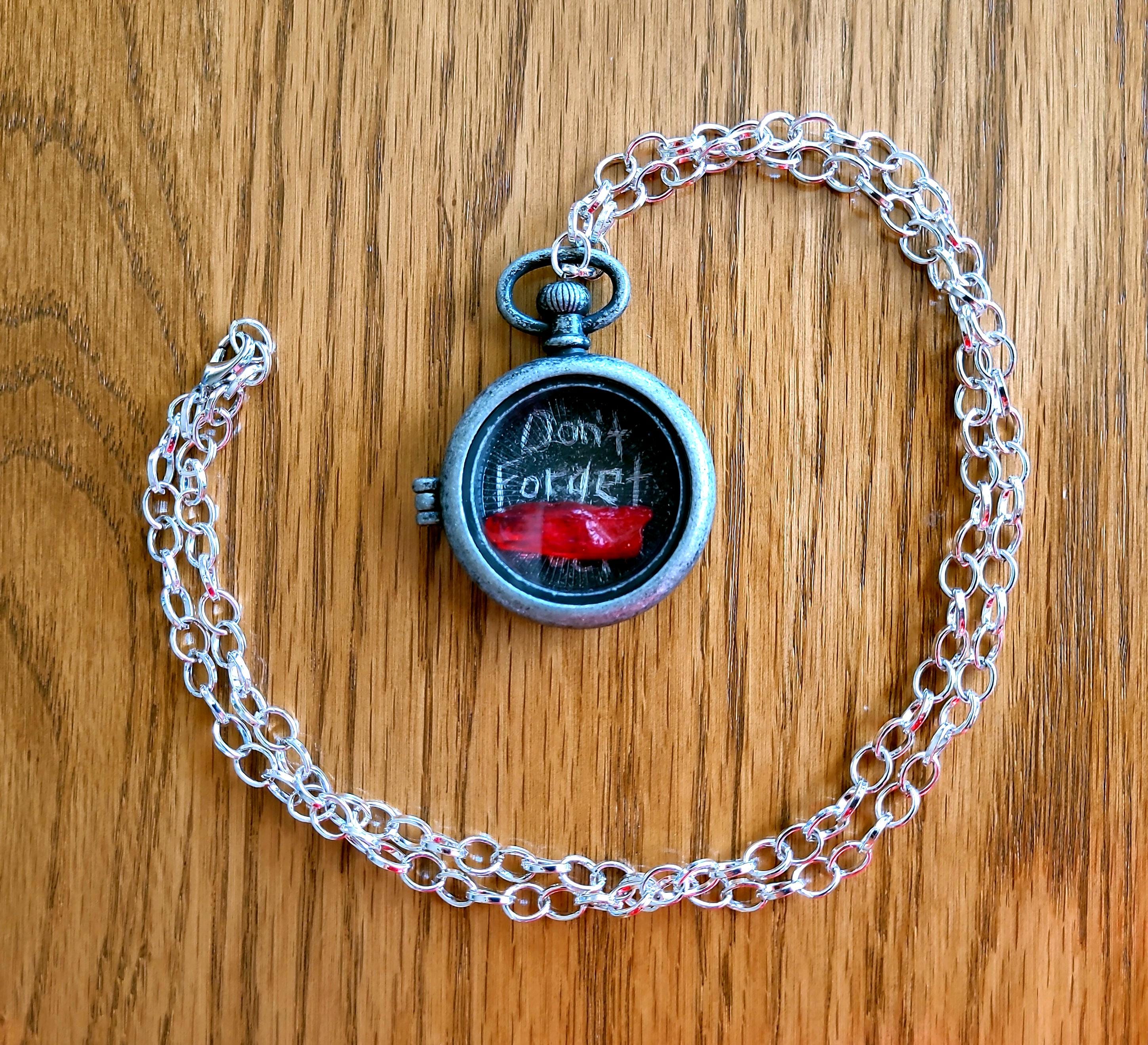 Ciondolo in argento Ouroboros: gioielli con costellazione alchemica e serpente - Italia Ciondolo in argento Ouroboros: gioielli con costellazione alchemica e serpente - Italia