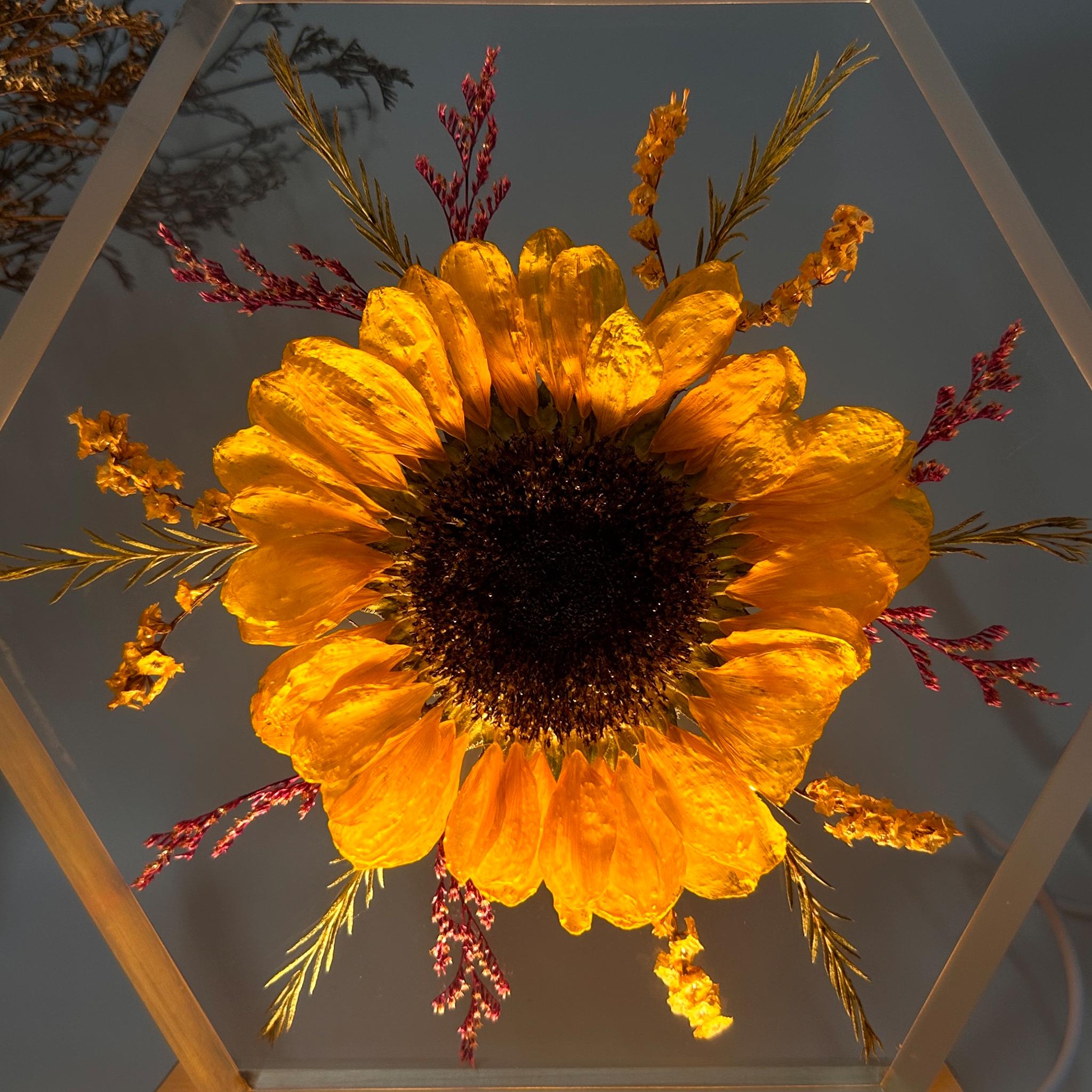 Sunflower Resin Lamp: Handmade Epoxy Night Light - Etsy