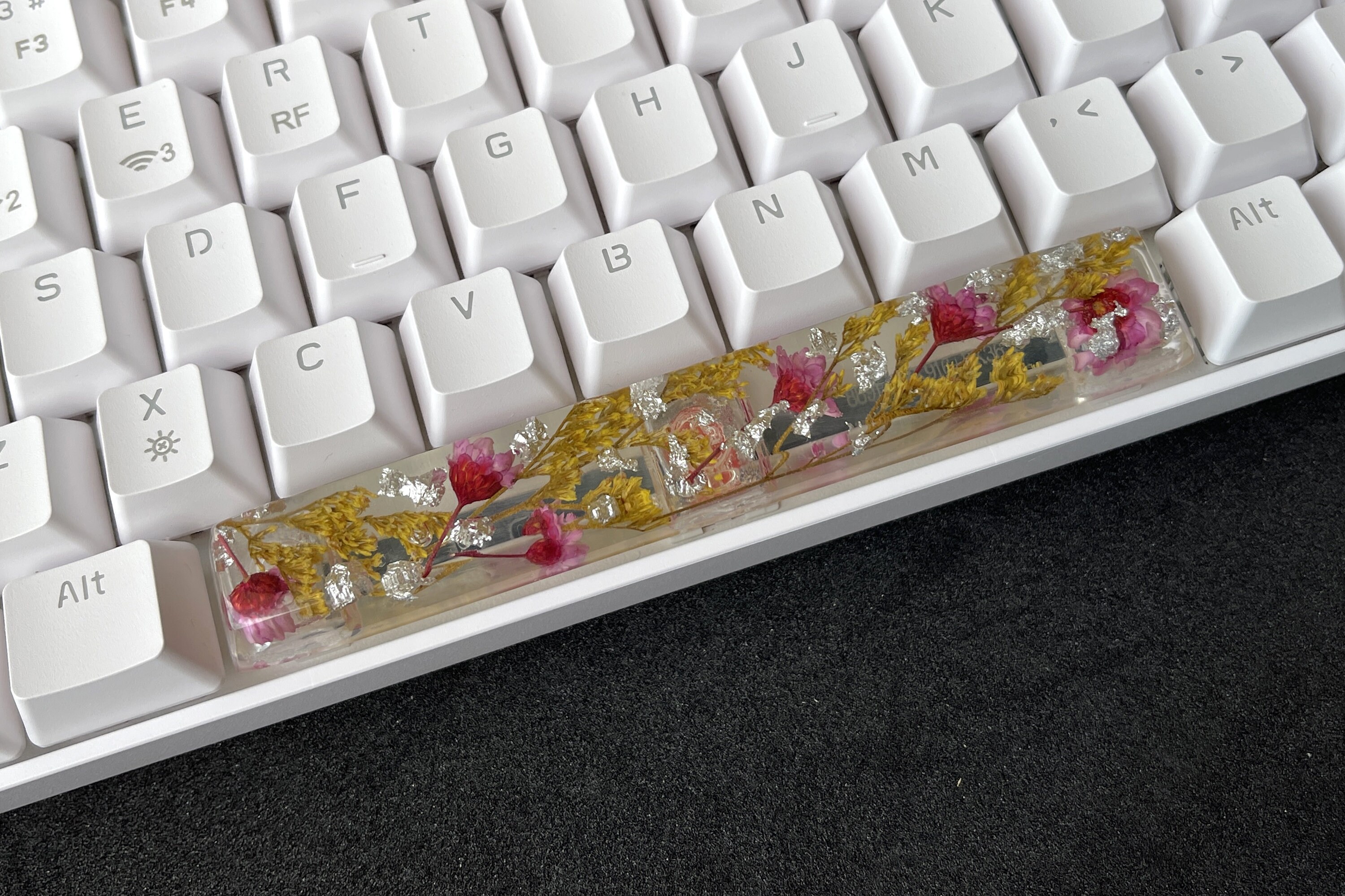 Pink keycaps, spacebar keycap, custom keycaps, backlit keycaps, cute keycaps, artisan keycaps, best gifts for girls, 6u keycaps, 7u keycaps