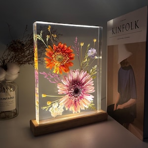 Handmade Flower Resin Lamp: Wood Base Night Light