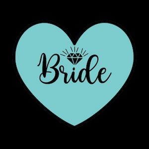 Pode incluir: Um gráfico em forma de coração azul-claro com um contorno preto. Centrada no coração está a palavra Bride escrita numa fonte cursiva preta, posicionada diretamente abaixo de uma ilustração de linha preta de um diamante com raios.