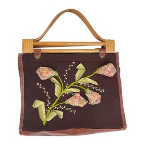 Sac à main vintage marron à fleurs, poignée supérieure en bois avec cadre en bois, embellissements de fleurs en 3D, sac cartable à double poignée avec fermeture à glissière des années 1980