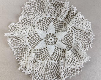 Vintage Star Crochet Doily – 10 Inch White Handmade Mat