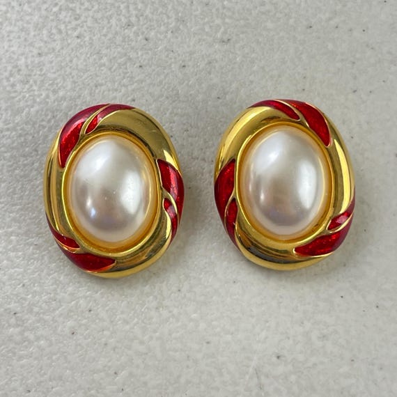 Boucles D'Oreilles Anciennes Clip - Perle Triangulaire Rouge Sur Or - Occasion Bon État