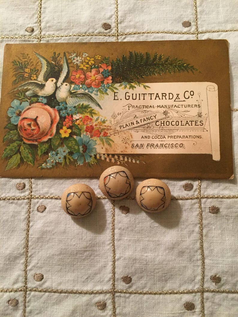 Vintage Ecru Glass Buttons Set3