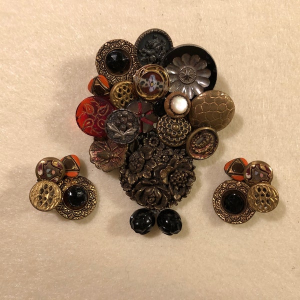 Vintage Jewelry - Brooch and Matching Clip Earrings Made from Vintage Buttons