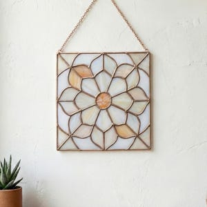 Florales Quilt-Quadrat-Glasmalerei-Muster: Geometrischer Blumen-Sonnenfänger (PNG & PDF Digital Download)