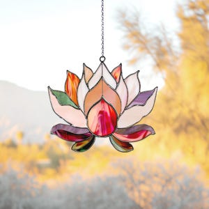 Padrão de vitral de lótus: modelo de apanhador de sol em formato de flor em PDF e PNG