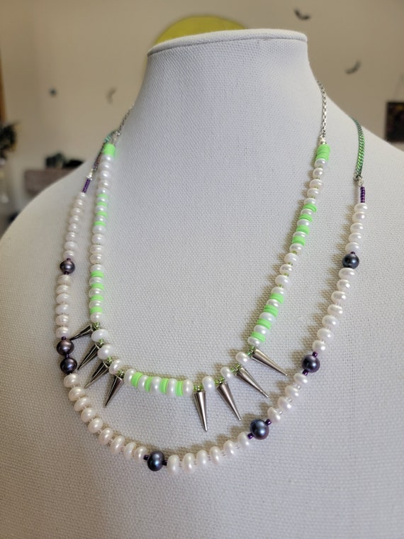 BTS J HOPE着用 aneujac The Speckled Pearl Necklace (2 色) BTS Necklace J-hope Summer Necklace | Rainbow Beaded Pearl