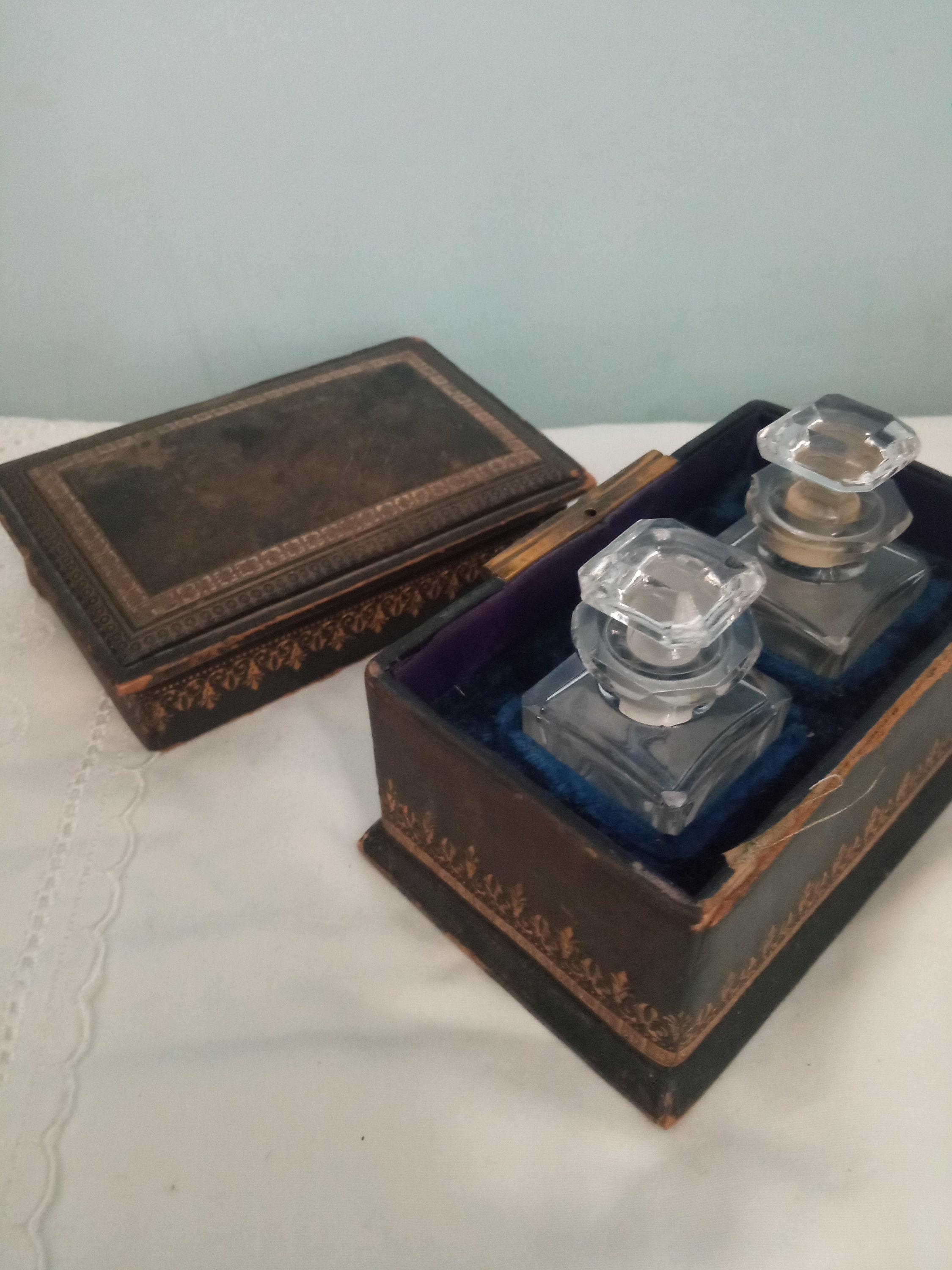 Vintage Pair Of Glass Scent Bottles Leather Case / Box