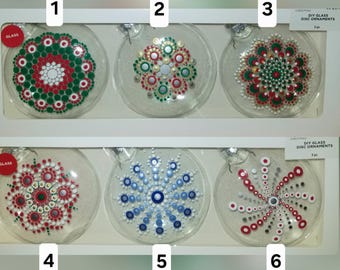 Handgeschilderd kerstmandalaglasornament