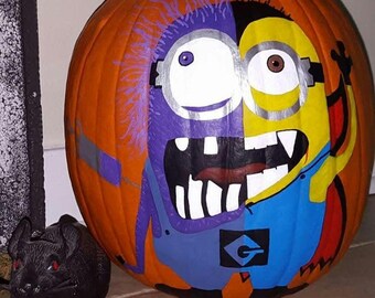 Handgeschilderde plastic pompoen 'Despicable Me'