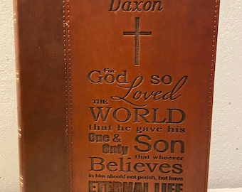 Anpassad namnbibel, fullstorleksbibel, graverad bibel, kristna gåvor, etsade gåvor, bibelversgåva, KJV-bibel, personlig bibel