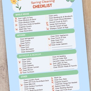 Könnte beinhalten: Eine Checkliste für die Frühjahrsputz mit einer grünen Schmetterlings-Illustration. Die Checkliste ist in Abschnitte für das ganze Haus, die Küche, das Badezimmer und das Schlafzimmer sowie andere Bereiche unterteilt. Jeder Abschnitt enthält eine Liste von Reinigungsaufgaben mit Kontrollkästchen daneben.