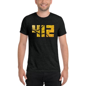 412 Mapa de Pittsburgh en negro y amarillo Unisex Camiseta Tri-Blend