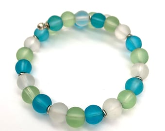 Pulsera de cristal de mar, cuentas esmeriladas aqua, verde claro y blanco