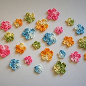 24 small hand crochet flowers, 3 sizes, 4 blended colors small flowers embellishments, Simple flower applique, scrapbooking, home decoration