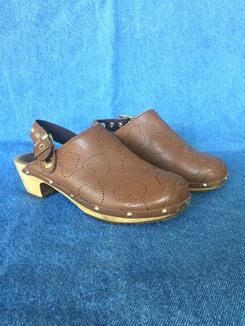 kids leather clogs