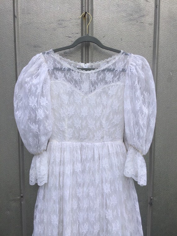 1980s White Lace Wedding Dress Puff Sleeve