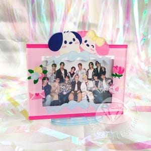 Puppy Love Porta-fotos de acrílico horizontal Porta-cartões Suporte para exibição de fotos Moldura para fotos Kpop Cartão de fotos