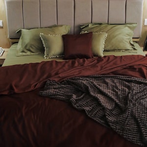 Cotton Sateen Bedding Set of 5 Pieces in Olive and Brown. Flat Sheet, Fitted Sheet, Duvet Cover, 2 Pillowcases. Twin Full Queen AU EU