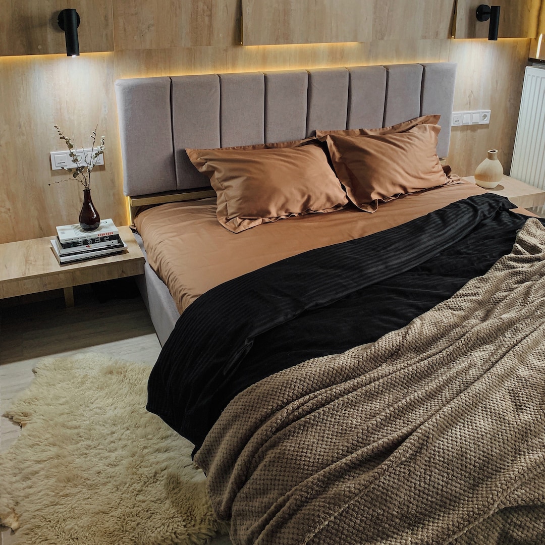 Cotton Sateen Stripe Duvet Cover Set in Black and Gold. Duvet Cover 2