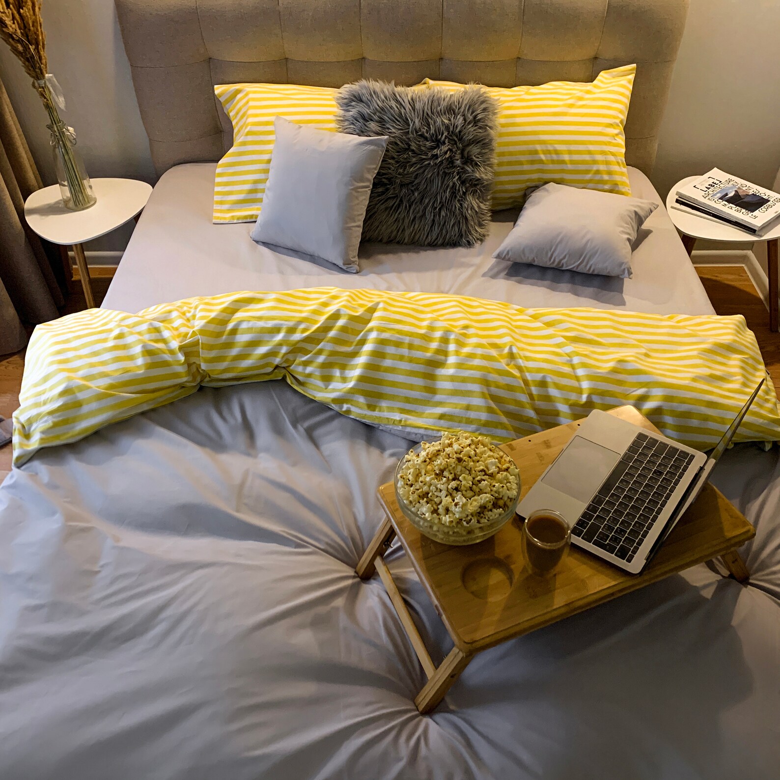 Cotton Sheets Set of 4 Pieces in Gray and Yellow. Top Sheet, Fitted