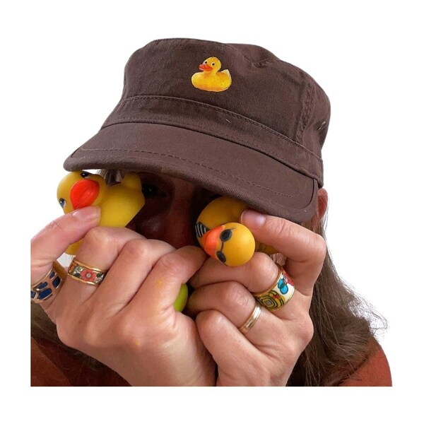 Casquette en coton marron avec petit canard jaune, peinte à la main, pour adulte ou enfant