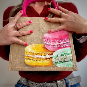 Jute  macaroon shopping bag, handpainted
