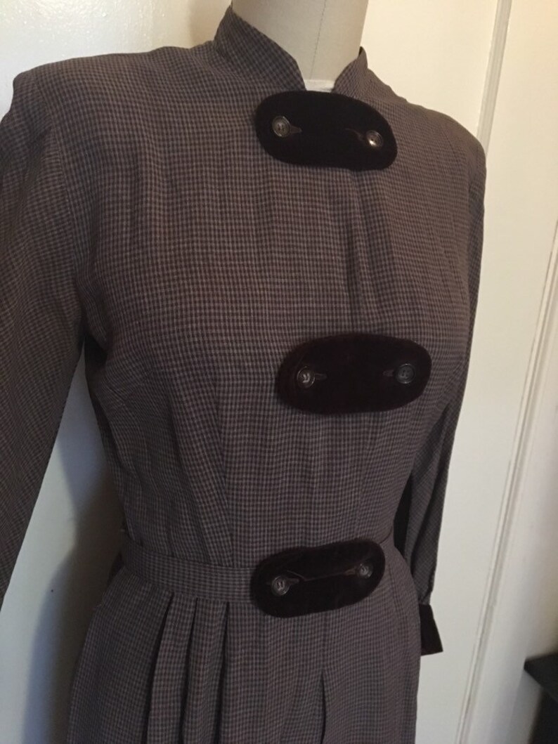 1940's Brown check gabardine velvet autumn day dress long sleeve wiggle image 4