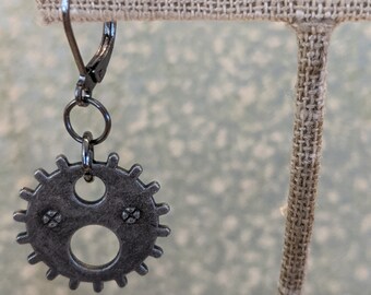 Kolczyki w stylu steampunkowym w kolorze gunmetal: biżuteria w stylu industrialnego gotyku