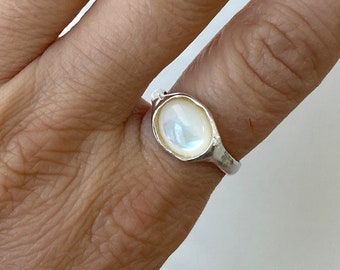 Mother of Pearl Sterling Silver 925 Ring