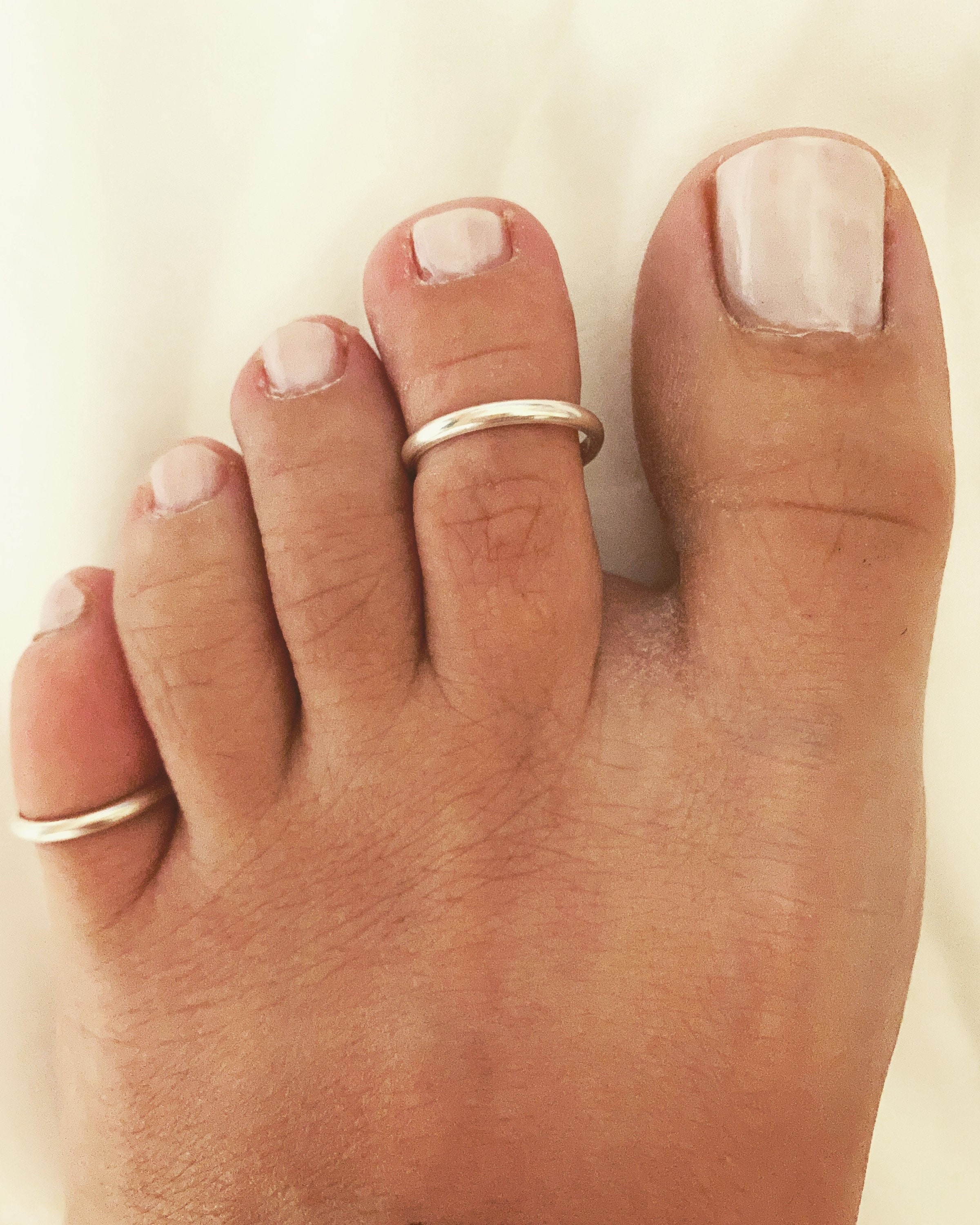 When do you take toe rings off? - Quora