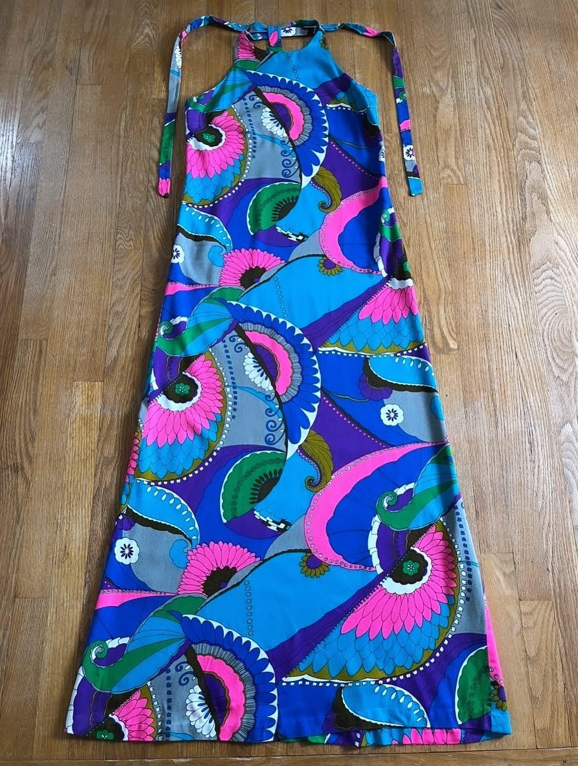 60~70年代コレクション　サイケデリック 1960年代/1970年代のヴィンテージで、サイケデリックな花柄の