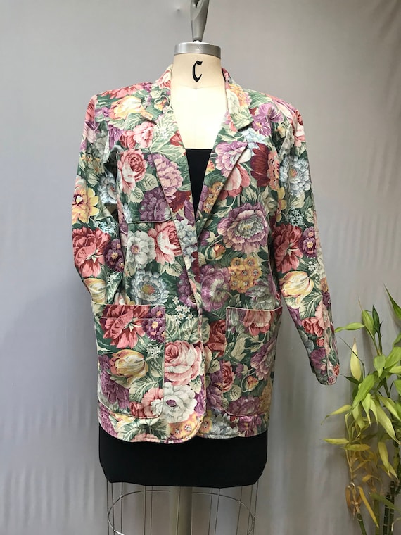 Flirty and fun 80’s floral twill blazer. Perfect f