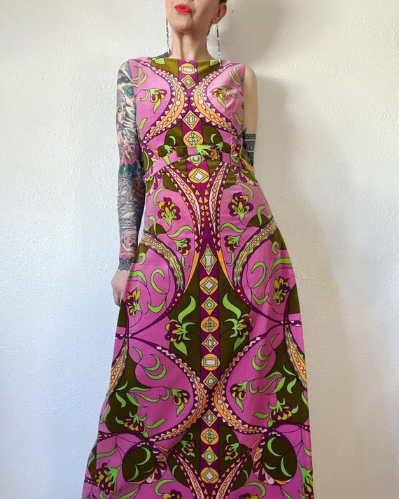Vintage 1960’s pink psychedelic printed cotton vel